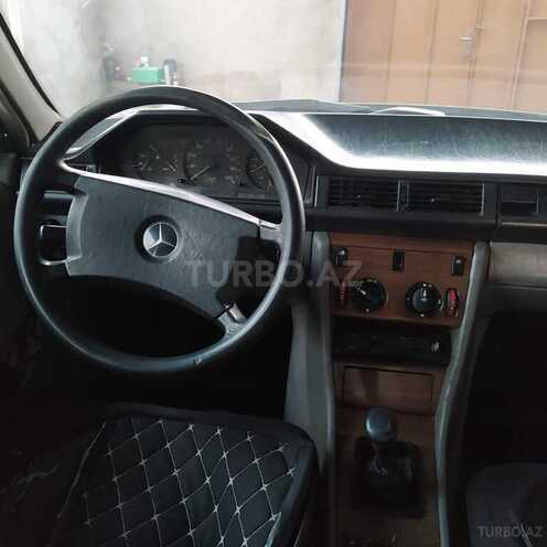 Mercedes E 250 1998, 642,363 km - 2.5 l - Biləsuvar
