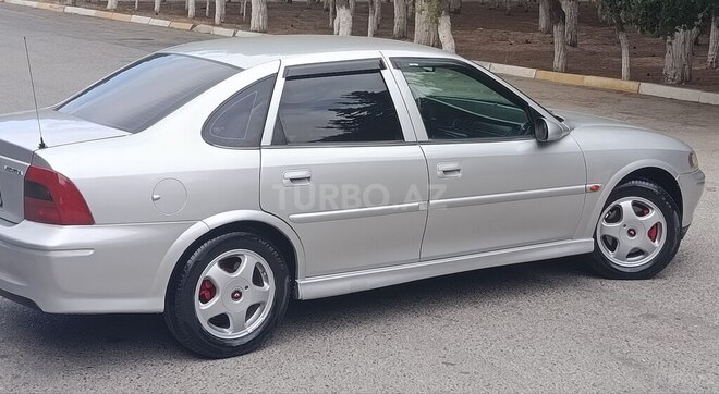 Opel Vectra 1999, 298,000 km - 1.6 l - Sumqayıt