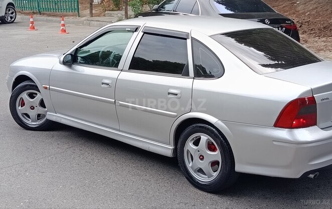 Opel Vectra 1999, 298,000 km - 1.6 l - Sumqayıt
