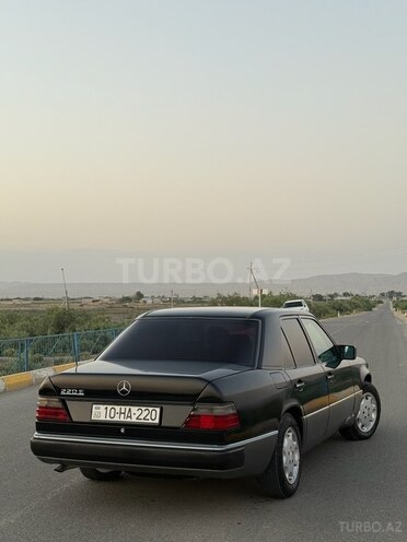 Mercedes E 220 1993, 290,000 km - 2.2 l - Hacıqabul