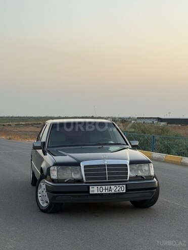 Mercedes E 220 1993, 290,000 km - 2.2 l - Hacıqabul