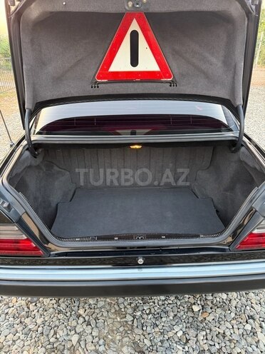 Mercedes E 220 1993, 290,000 km - 2.2 l - Hacıqabul