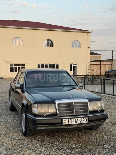Mercedes E 220 1993, 290,000 km - 2.2 l - Hacıqabul