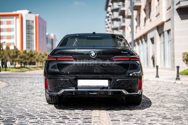 BMW 740 2023, 6,200 km - 3.0 l - Bakı