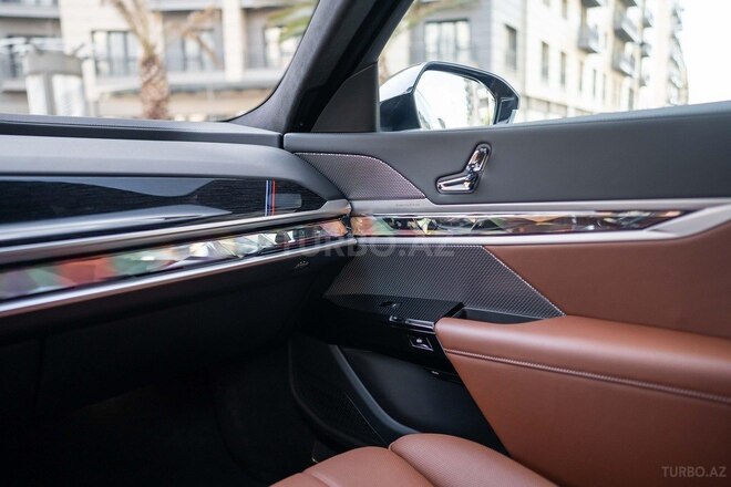 BMW 740 2023, 6,200 km - 3.0 l - Bakı