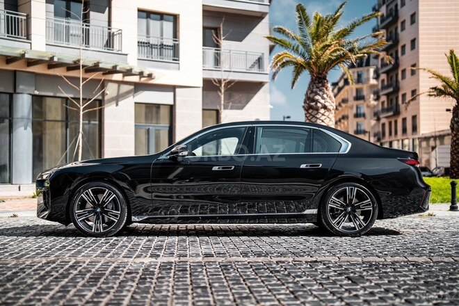 BMW 740 2023, 6,200 km - 3.0 l - Bakı