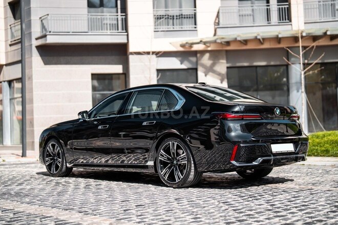 BMW 740 2023, 6,200 km - 3.0 l - Bakı