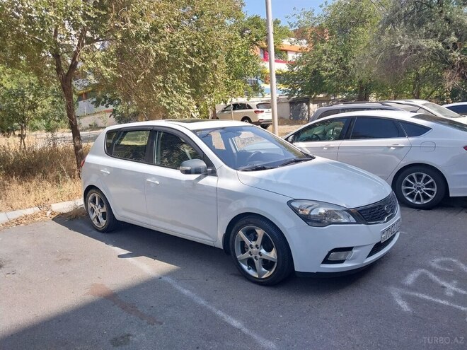 Kia Ceed 2010, 276,200 km - 2.0 л - Bakı