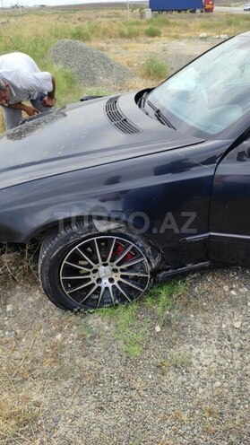 Mercedes E 270 2003, 300,000 km - 2.7 l - Bakı