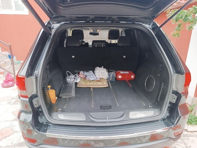 Jeep Grand Cherokee 2012, 183,000 km - 3.6 l - Quba