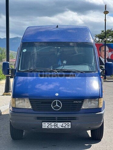 Mercedes Sprinter 208 1999, 653,300 km - 2.9 l - Göygöl