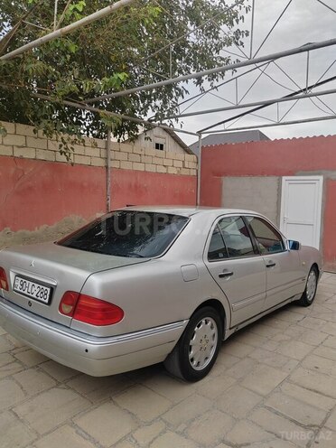 Mercedes E 200 1997, 325,000 km - 2.0 l - Bakı