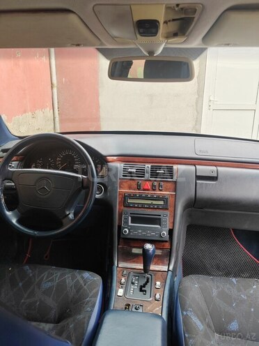 Mercedes E 200 1997, 325,000 km - 2.0 l - Bakı