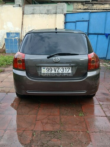 Toyota Corolla 2004, 308,000 km - 1.4 l - Yevlax