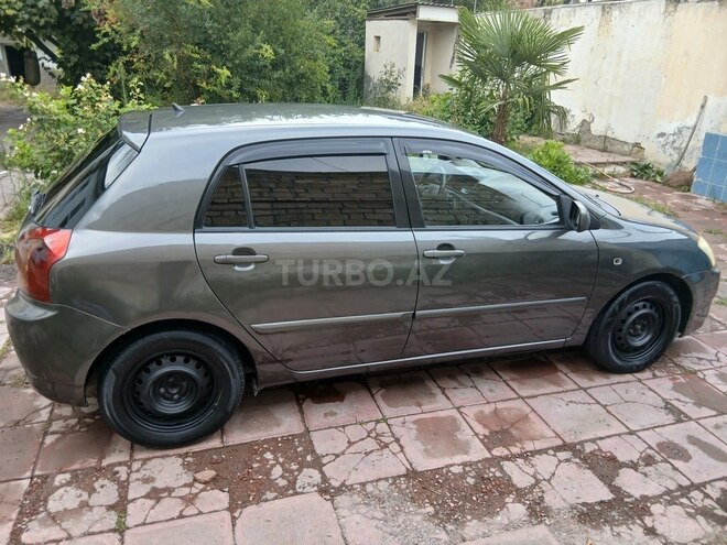 Toyota Corolla 2004, 308,000 km - 1.4 l - Yevlax