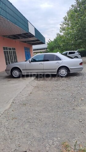 Mercedes E 270 2001, 305,000 km - 2.7 l - Tərtər