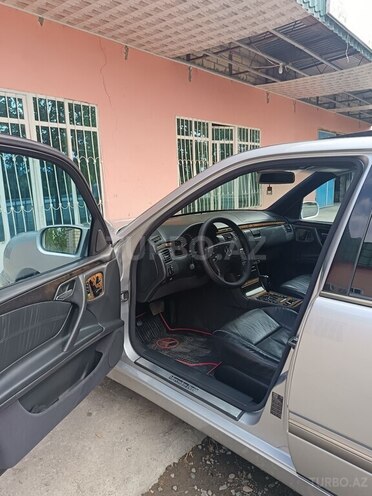 Mercedes E 270 2001, 305,000 km - 2.7 l - Tərtər