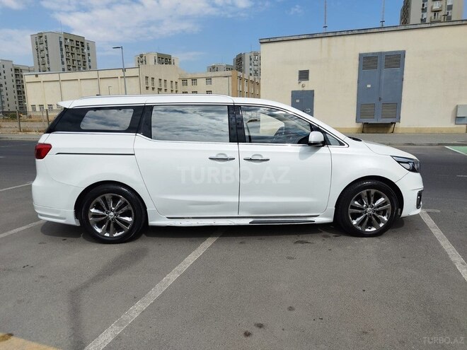 Kia Carnival 2015, 235,000 km - 2.2 l - Bakı