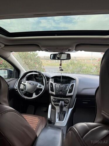 Ford Focus 2013, 218,000 km - 1.6 л - Bakı