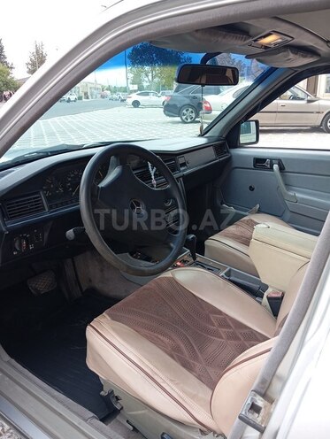 Mercedes 190 1992, 150,000 km - 2.0 l - Gəncə