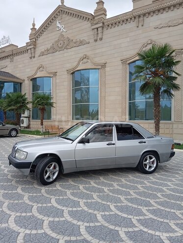 Mercedes 190 1992, 150,000 km - 2.0 l - Gəncə