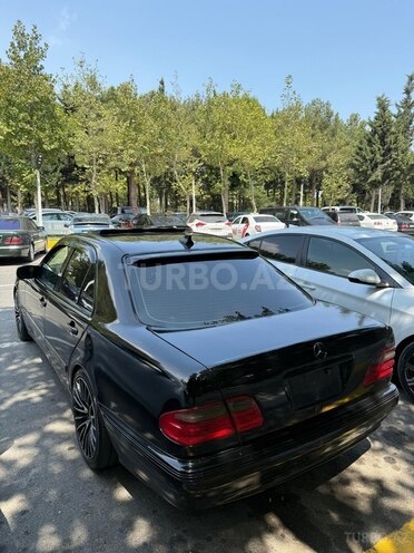 Mercedes E 320 2001, 420,000 km - 3.2 l - Bakı