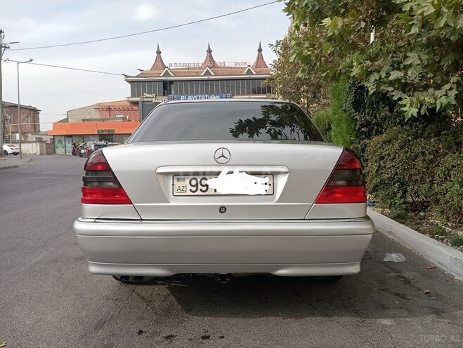 Mercedes C 220 2000, 338,000 km - 2.2 l - Bakı