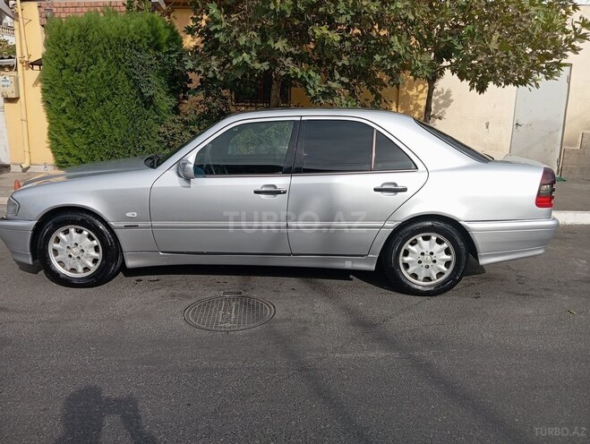 Mercedes C 220 2000, 338,000 km - 2.2 l - Bakı
