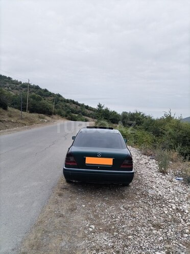 Mercedes C 220 1995, 350,000 km - 2.2 l - Quba