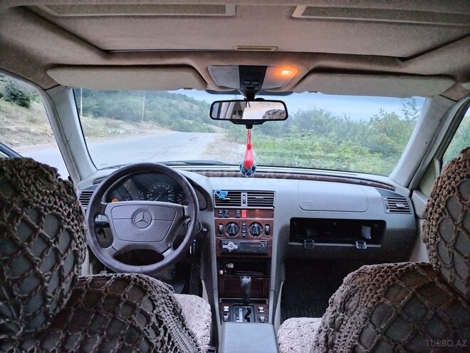Mercedes C 220 1995, 350,000 km - 2.2 l - Quba