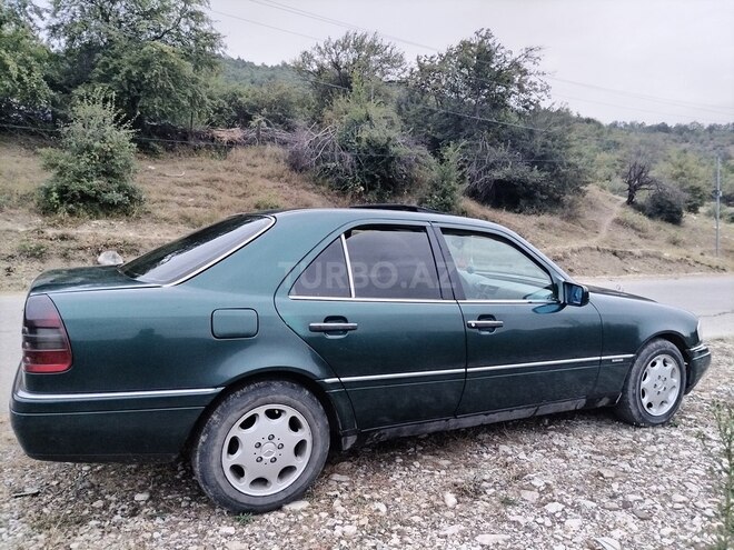 Mercedes C 220 1995, 350,000 km - 2.2 l - Quba