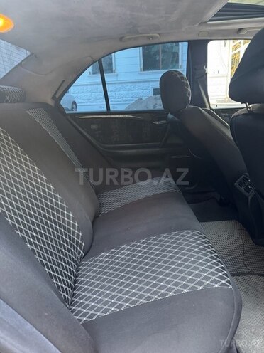 Mercedes E 240 1998, 295,800 km - 2.4 l - Bakı