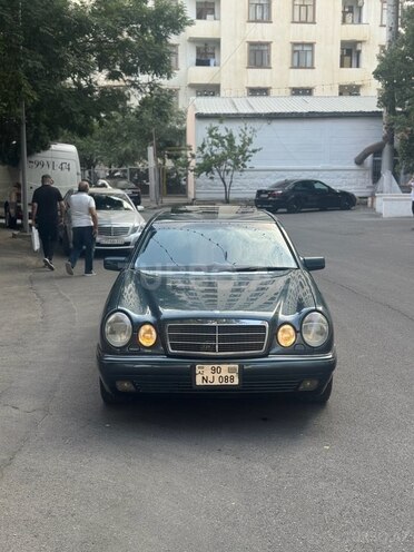 Mercedes E 240 1998, 295,800 km - 2.4 l - Bakı