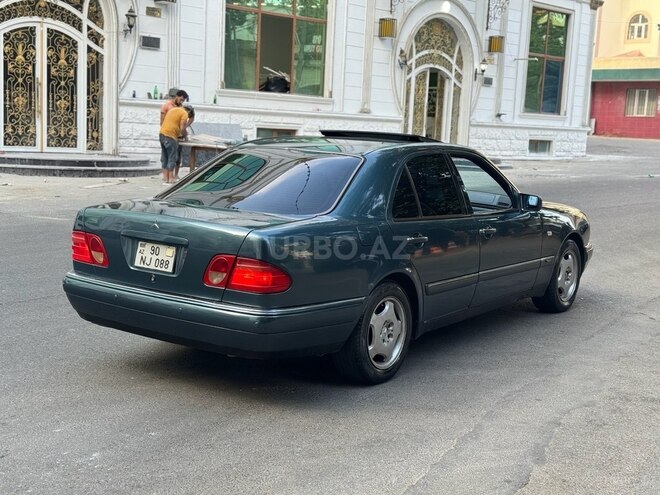 Mercedes E 240 1998, 295,800 km - 2.4 l - Bakı