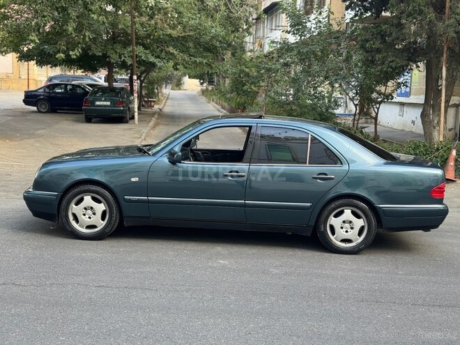 Mercedes E 240 1998, 295,800 km - 2.4 l - Bakı