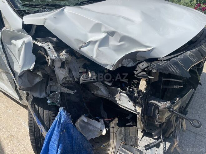 Hyundai Accent 2021, 110,000 km - 1.6 л - Bakı