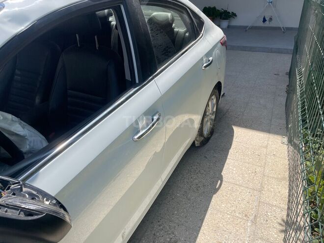 Hyundai Accent 2021, 110,000 km - 1.6 л - Bakı