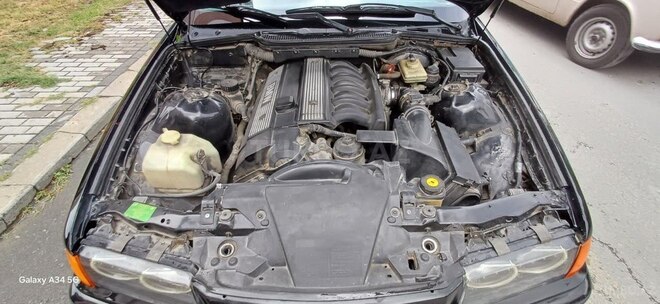 BMW 323 1995, 316,000 km - 2.5 l - Zaqatala