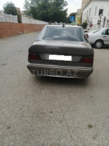 Mercedes E 230 1988, 287,000 km - 2.3 л - Bakı