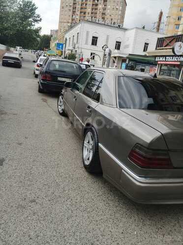 Mercedes E 230 1988, 287,000 km - 2.3 л - Bakı