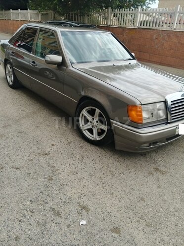 Mercedes E 230 1988, 287,000 km - 2.3 л - Bakı