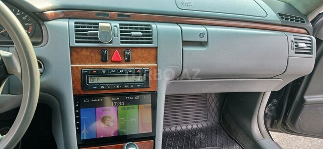 Mercedes E 240 1999, 421,848 km - 2.4 l - Mingəçevir