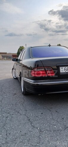 Mercedes E 240 1999, 421,848 km - 2.4 l - Mingəçevir