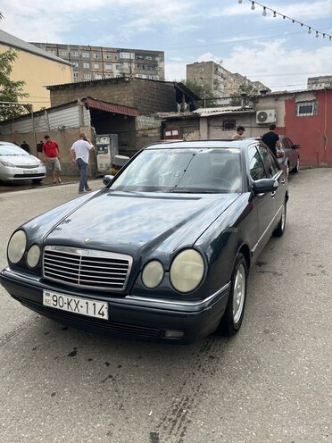 Mercedes E 230 1996, 300,000 km - 2.3 l - Bakı