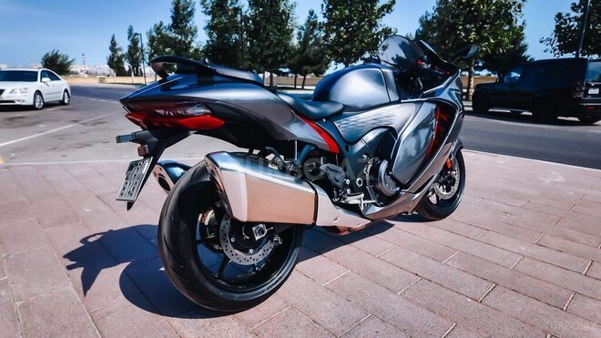 Suzuki GSX 1300 R Hayabusa 2023, 2,100 km - 1.3 l - Bakı