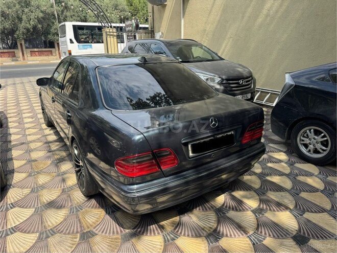 Mercedes E 220 1998, 333,000 km - 2.2 l - Bakı
