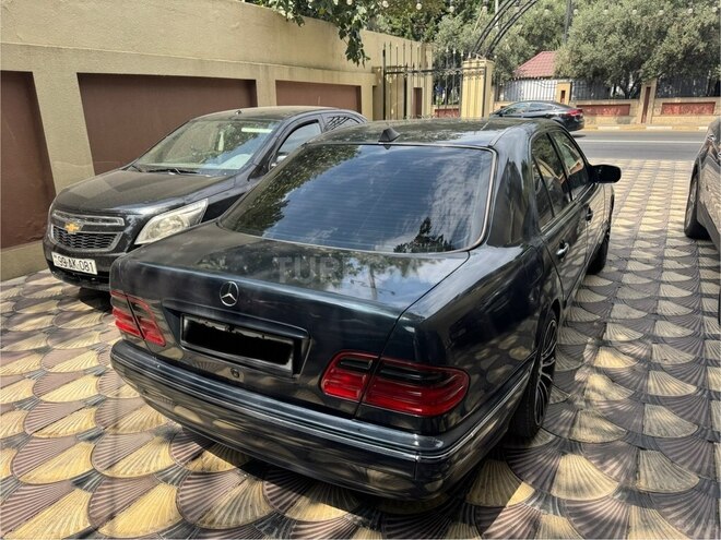 Mercedes E 220 1998, 333,000 km - 2.2 l - Bakı