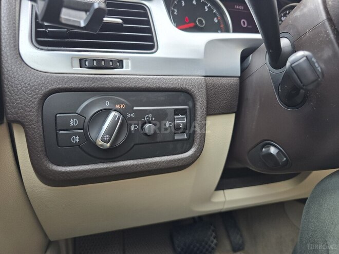 Volkswagen Touareg 2010, 197,800 km - 3.6 л - Bakı