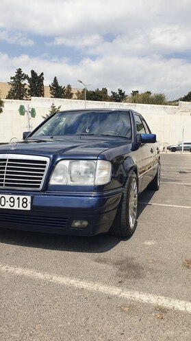 Mercedes E 220 1995, 306,572 km - 2.2 l - Bakı