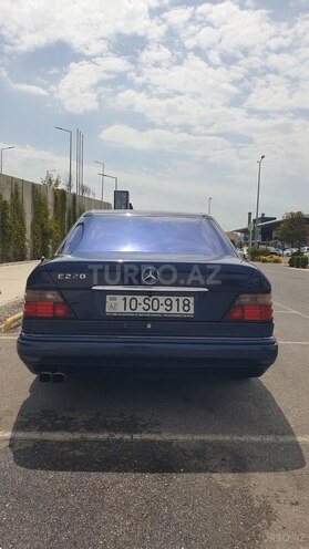 Mercedes E 220 1995, 306,572 km - 2.2 l - Bakı